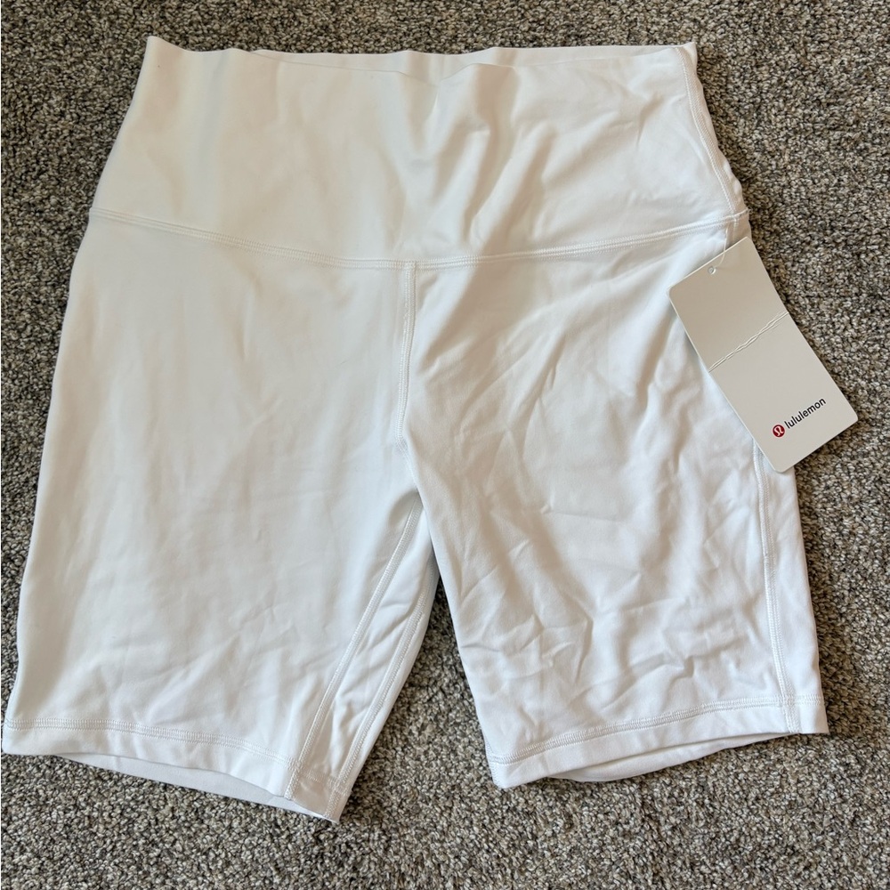 NWT Lululemon White Align HR Shorts 8”